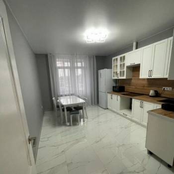 Сдается 2-х комнатная квартира, 65 м²