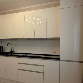 Продается 1-комнатная квартира, 50,7 м²