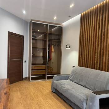 Продается 1-комнатная квартира, 50 м²