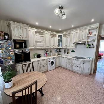 Продается 3-х комнатная квартира, 90,6 м²