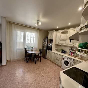 Продается 3-х комнатная квартира, 90,6 м²