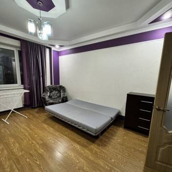 Сдается 1-комнатная квартира, 49 м²