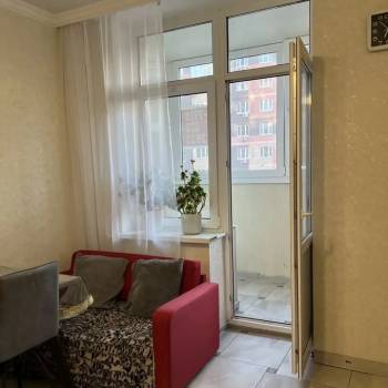Продается 1-комнатная квартира, 42 м²