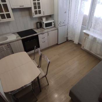 Сдается 1-комнатная квартира, 42 м²
