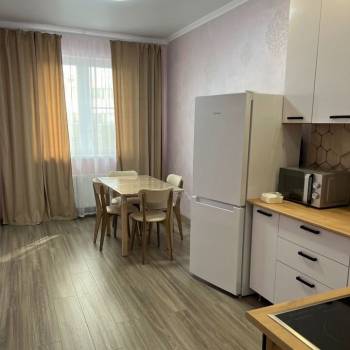 Сдается 1-комнатная квартира, 38 м²