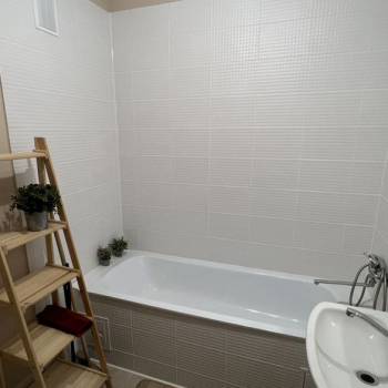 Продается 1-комнатная квартира, 32 м²
