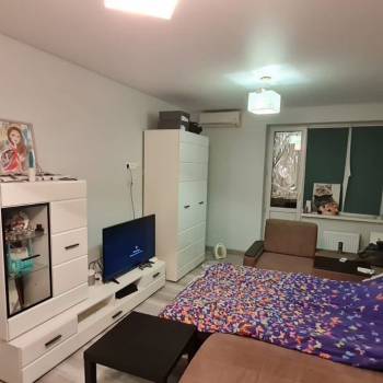Продается 1-комнатная квартира, 43 м²