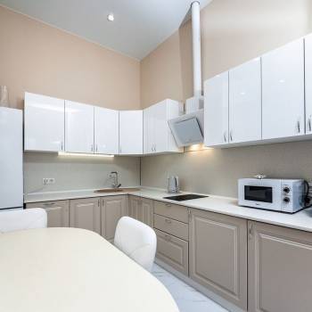 Продается 1-комнатная квартира, 71,5 м²