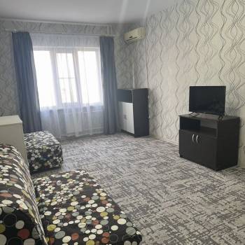 Сдается 1-комнатная квартира, 52 м²