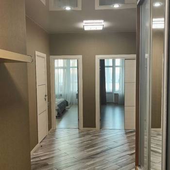 Сдается 2-х комнатная квартира, 94 м²