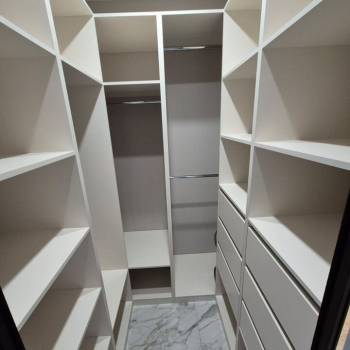 Продается 1-комнатная квартира, 50 м²
