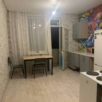 Продается 1-комнатная квартира, 37 м²