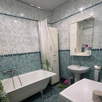 Сдается 1-комнатная квартира, 42 м²