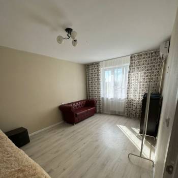 Продается 1-комнатная квартира, 40 м²