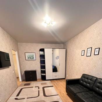 Сдается 1-комнатная квартира, 39 м²