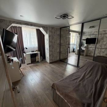 Продается 1-комнатная квартира, 43 м²
