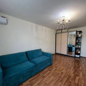 Продается 1-комнатная квартира, 38 м²
