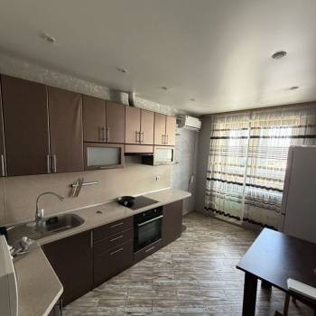 Сдается 1-комнатная квартира, 42 м²