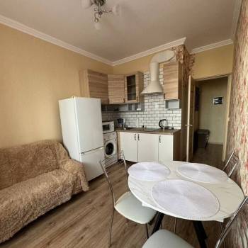 Сдается 1-комнатная квартира, 40 м²