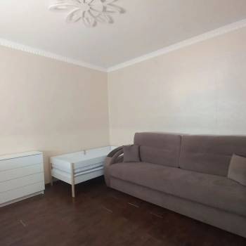 Сдается 1-комнатная квартира, 42 м²