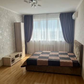 Продается 1-комнатная квартира, 40,3 м²