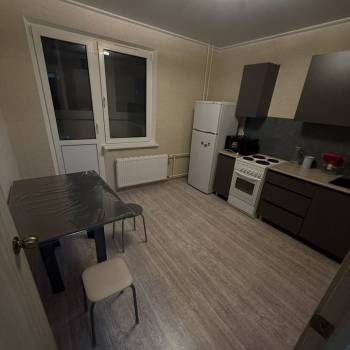 Сдается 1-комнатная квартира, 40 м²