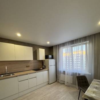 Сдается 1-комнатная квартира, 38 м²