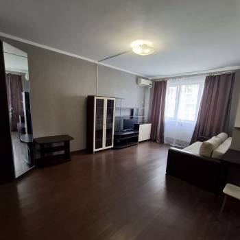 Продается 1-комнатная квартира, 46 м²