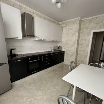 Сдается 1-комнатная квартира, 43 м²
