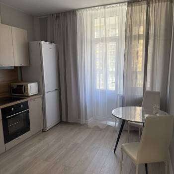 Сдается 1-комнатная квартира, 39 м²