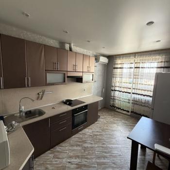 Сдается 1-комнатная квартира, 42 м²