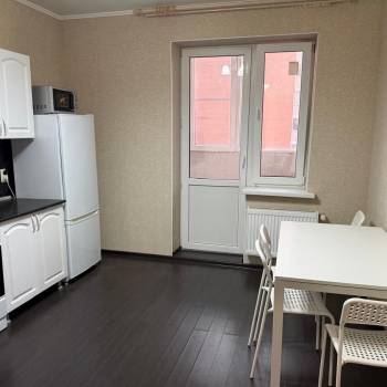 Сдается 1-комнатная квартира, 42 м²
