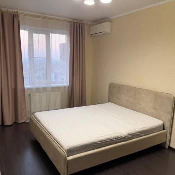 Сдается 1-комнатная квартира, 42 м²