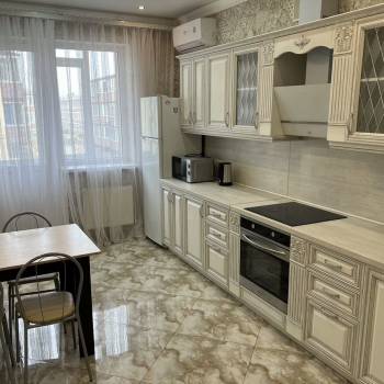 Сдается 2-х комнатная квартира, 74 м²