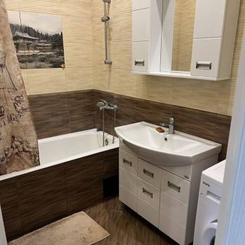 Сдается 2-х комнатная квартира, 74 м²