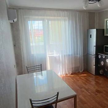 Сдается 1-комнатная квартира, 46 м²
