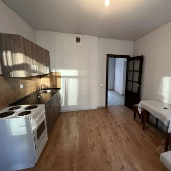 Сдается 1-комнатная квартира, 56 м²