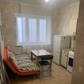 Продается 1-комнатная квартира, 35 м²