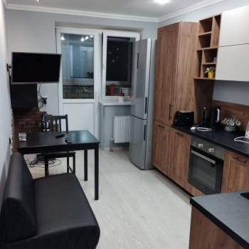 Продается 1-комнатная квартира, 42 м²