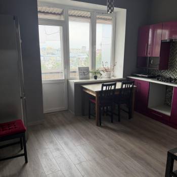 Продается 1-комнатная квартира, 48 м²