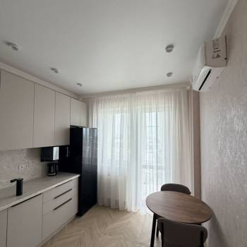 Продается 1-комнатная квартира, 40 м²