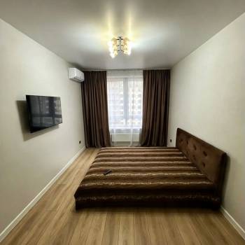 Продается 1-комнатная квартира, 40 м²