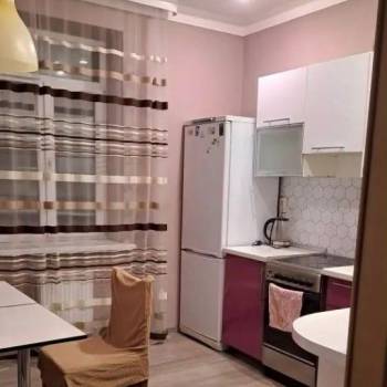 Сдается 1-комнатная квартира, 42 м²