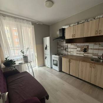 Продается 1-комнатная квартира, 35 м²
