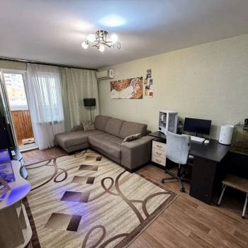 Продается 1-комнатная квартира, 43 м²