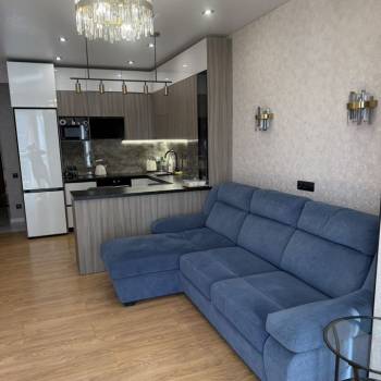 Продается 1-комнатная квартира, 56 м²