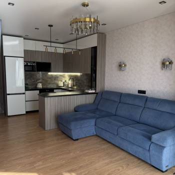 Продается 1-комнатная квартира, 56 м²