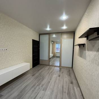 Продается 1-комнатная квартира, 32 м²