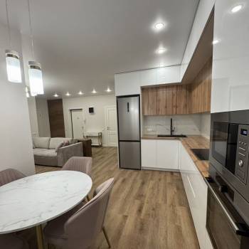 Сдается 2-х комнатная квартира, 80 м²