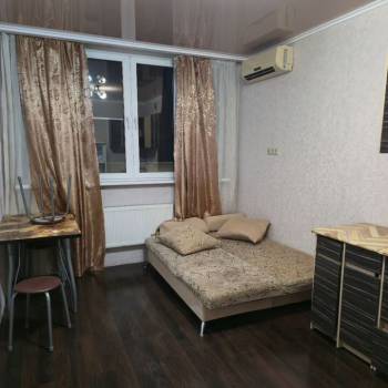 Продается 1-комнатная квартира, 42 м²